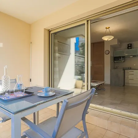 Terrace Garage & Ac Apartmán *